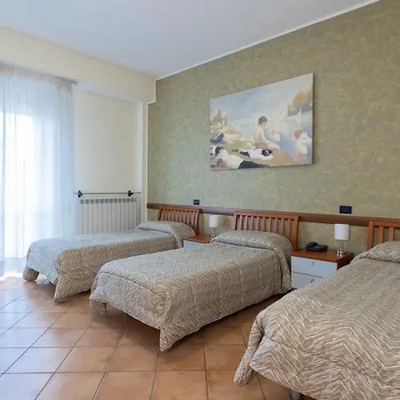 Azzurro Hotel 3*