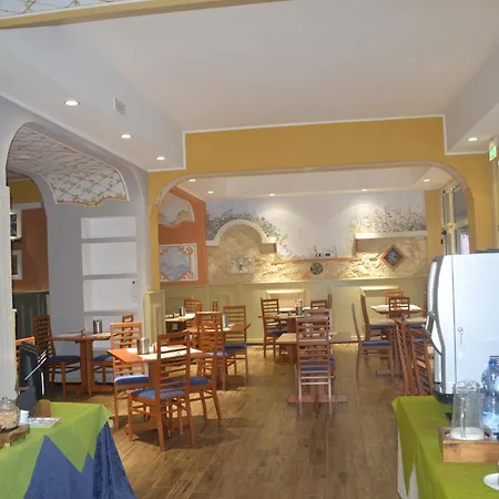Azzurro Hotel 3*