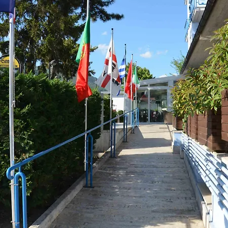 Azzurro Hotel 3*