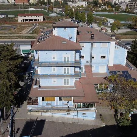 Azzurro ホテル ラクイラ