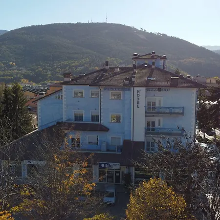 Hotell Azzurro LʼAquila