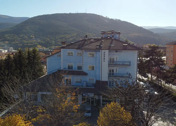 ホテル Azzurro ラクイラ